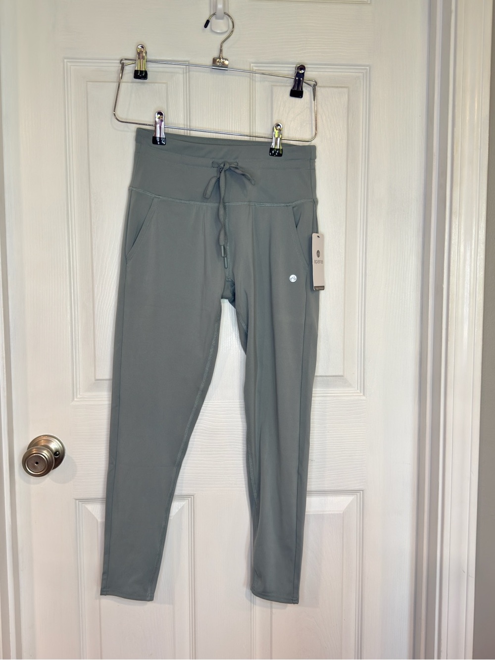 Apana Athletic Drawstring High-Waist Leggings in Sage Green